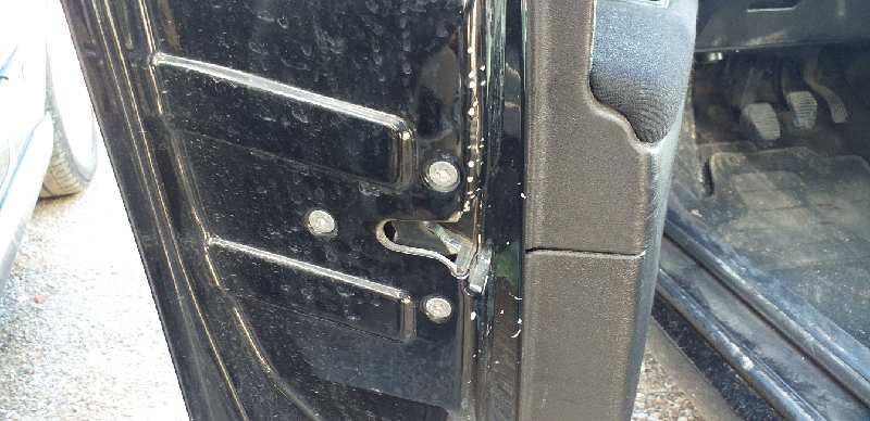 CERRADURA PUERTA DELANTERA IZQUIERDA 