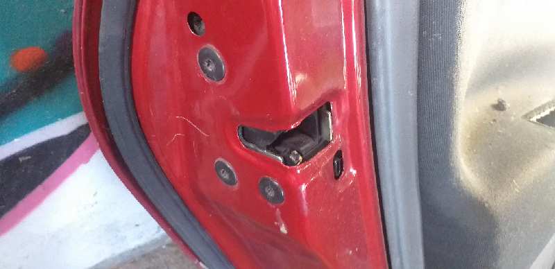 CERRADURA PUERTA TRASERA IZQUIERDA 