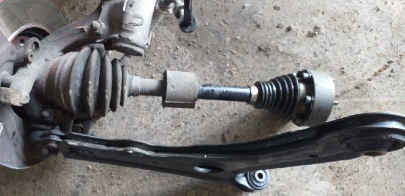 TRANSMISION DELANTERA IZQUIERDA