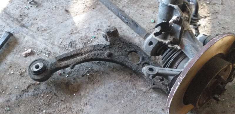 BRAZO SUSPENSION INFERIOR DELANTERO DERECHO
