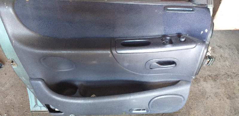 GUARNECIDO PUERTA DELANTERA IZQUIERDA
