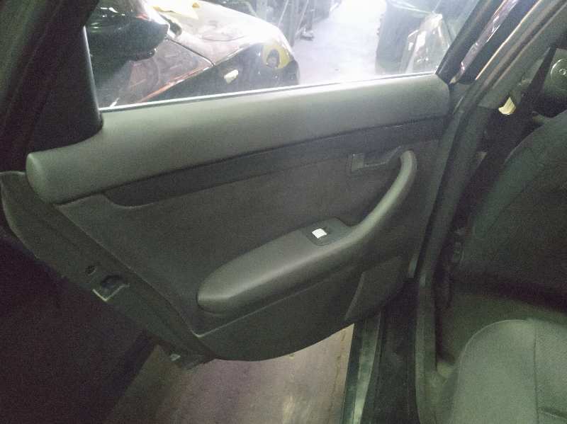 GUARNECIDO PUERTA TRASERA IZQUIERDA