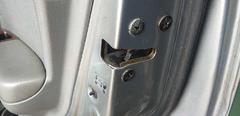 CERRADURA PUERTA TRASERA DERECHA 