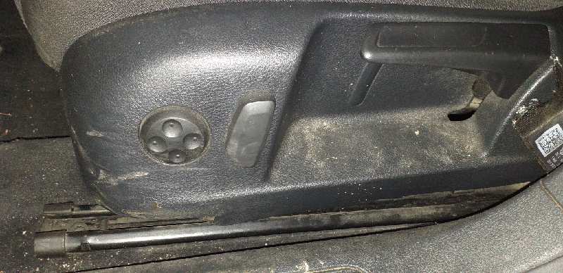 ASIENTO DELANTERO IZQUIERDO