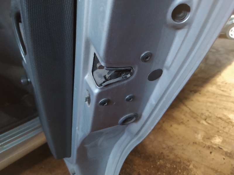 CERRADURA PUERTA TRASERA DERECHA 