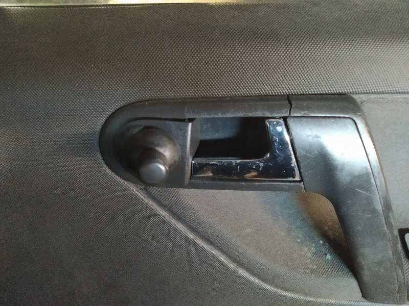 MANETA INTERIOR DELANTERA DERECHA