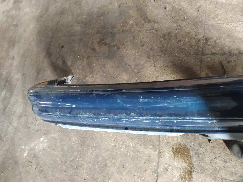 PARAGOLPES TRASERO