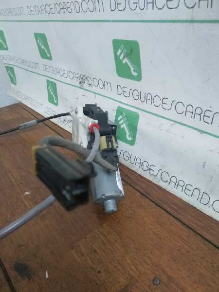 ELEVALUNAS TRASERO IZQUIERDO