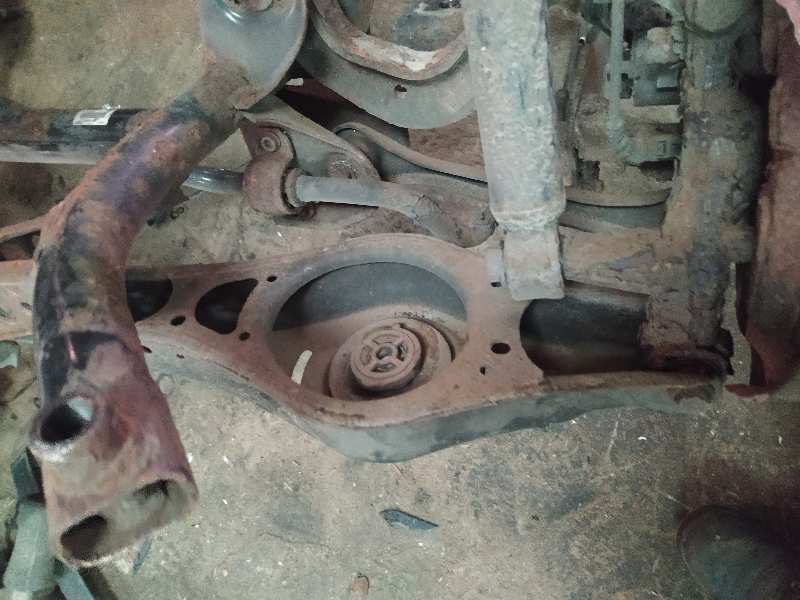 BRAZO SUSPENSION INFERIOR TRASERO DERECHO