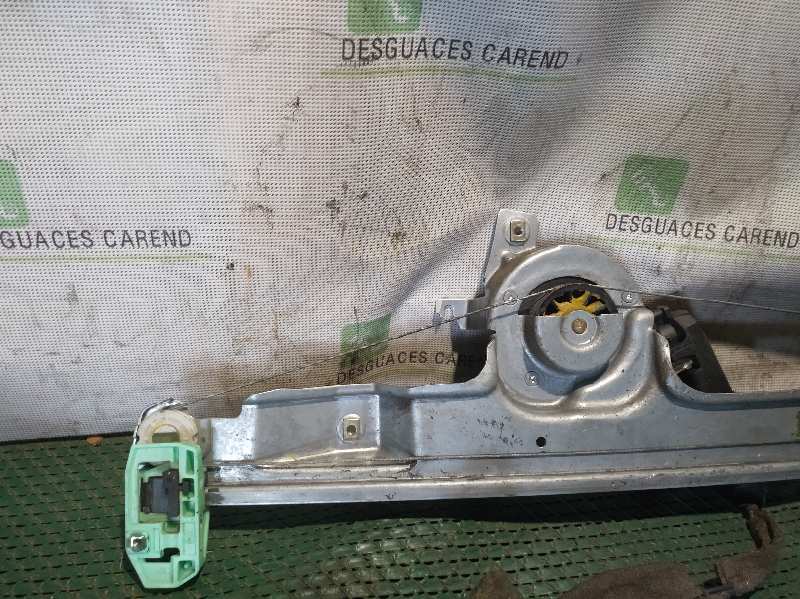 ELEVALUNAS DELANTERO DERECHO
