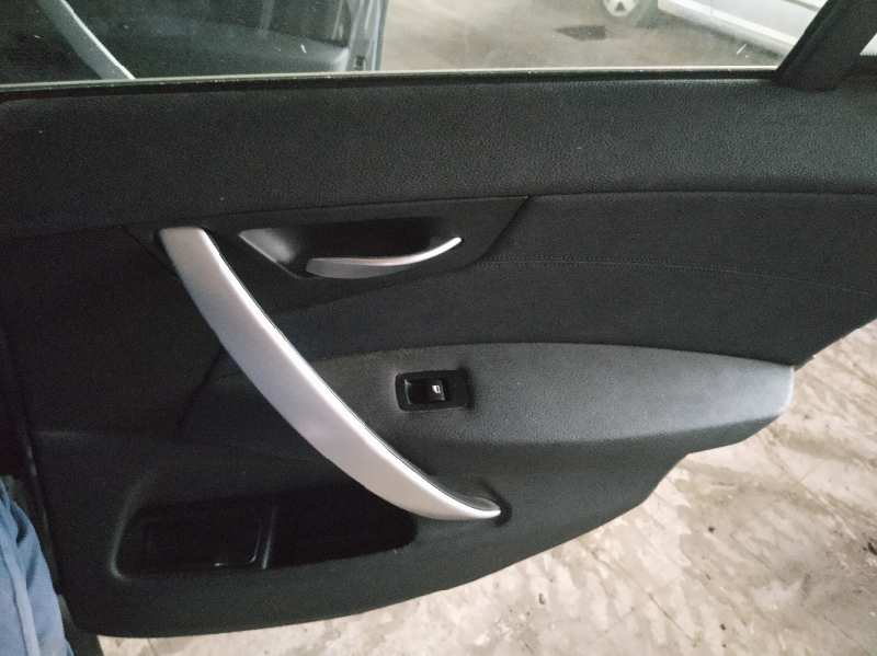 GUARNECIDO PUERTA TRASERA DERECHA