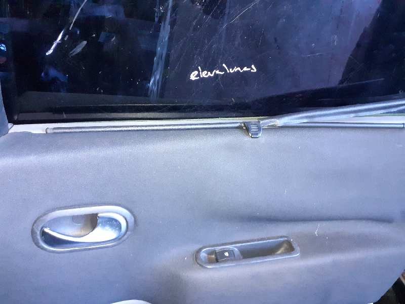 ELEVALUNAS TRASERO DERECHO