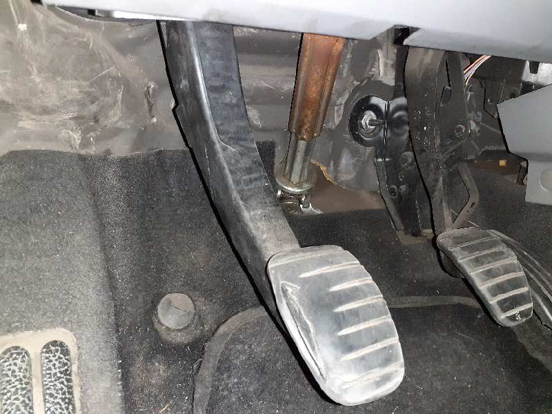PEDAL EMBRAGUE
