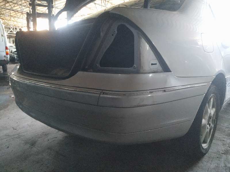 PARAGOLPES TRASERO