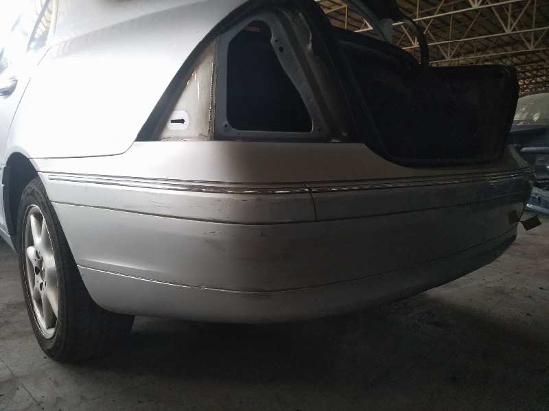 PARAGOLPES TRASERO