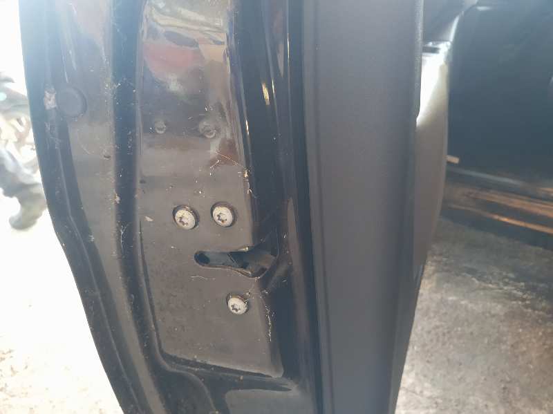 CERRADURA PUERTA DELANTERA IZQUIERDA 