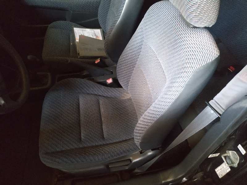 ASIENTO DELANTERO IZQUIERDO