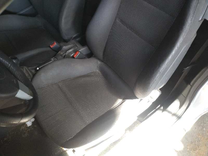 ASIENTO DELANTERO IZQUIERDO