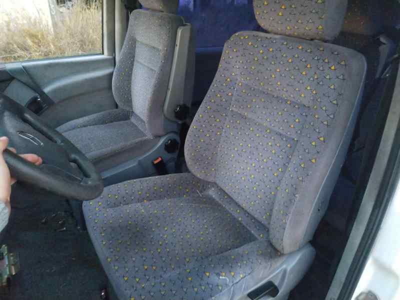 ASIENTO DELANTERO IZQUIERDO