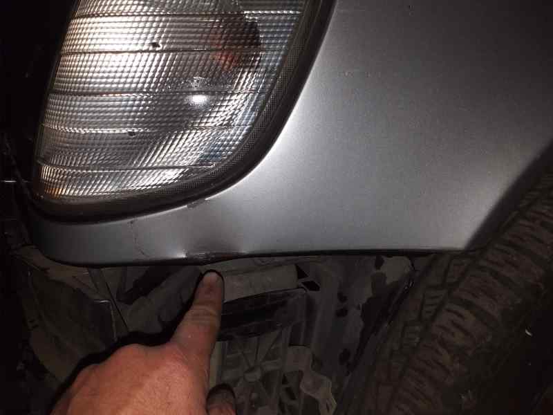 PEQUEÑO BOLLO  ALETA DELANTERA IZQUIERDA MERCEDES CLASE S (W140) BERLINA