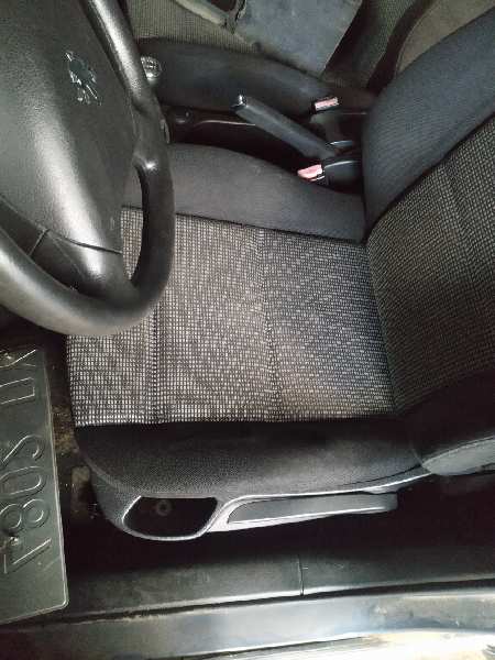 ASIENTO DELANTERO IZQUIERDO