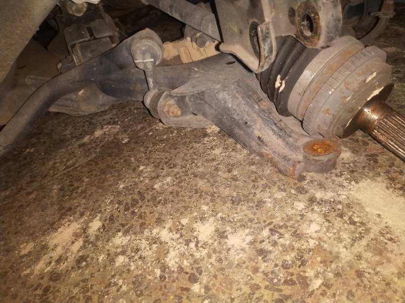 BRAZO SUSPENSION INFERIOR DELANTERO IZQUIERDO