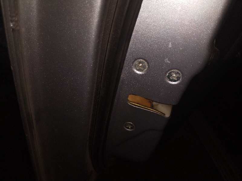 CERRADURA PUERTA DELANTERA IZQUIERDA 