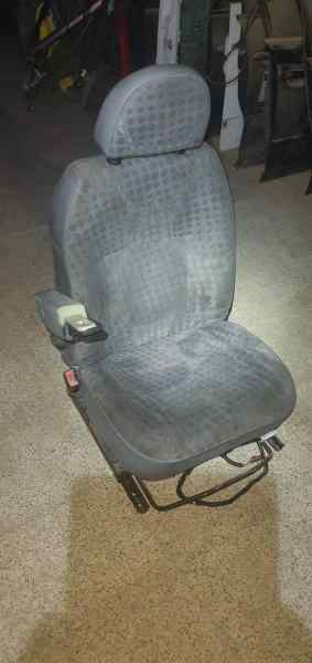 ASIENTO DELANTERO IZQUIERDO