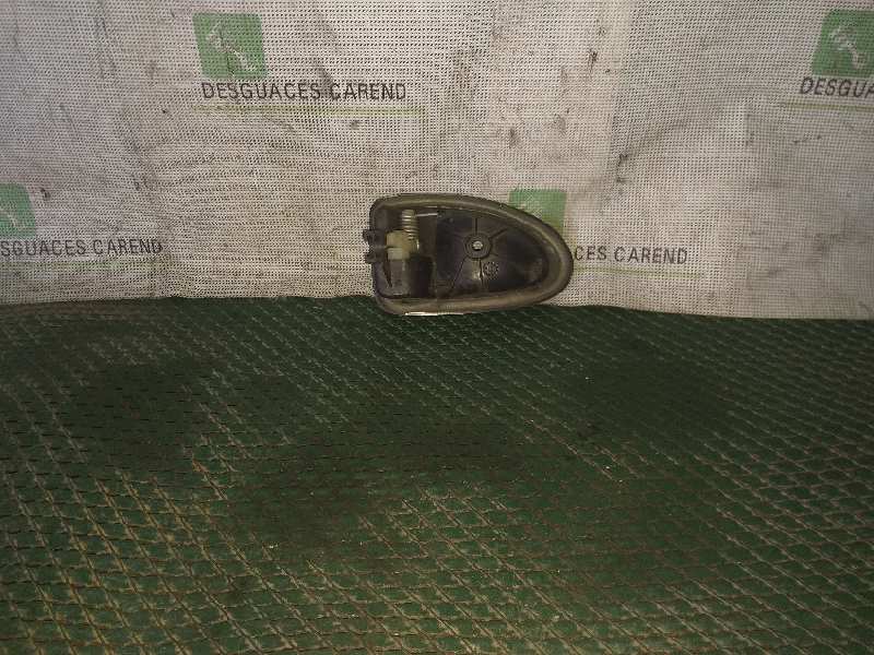 MANETA INTERIOR DELANTERA DERECHA