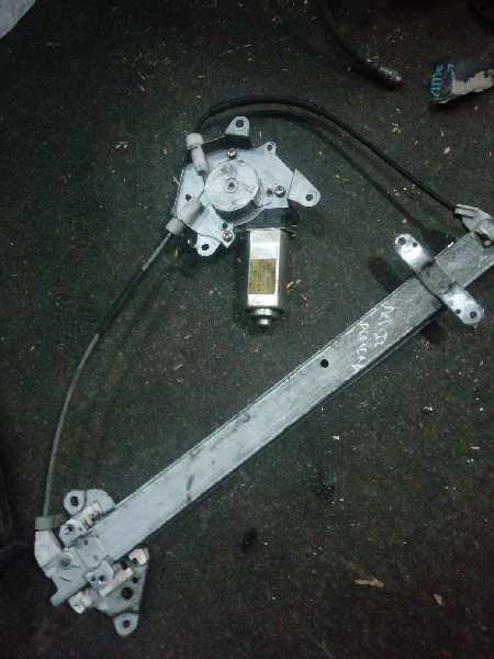 ELEVALUNAS DELANTERO IZQUIERDO