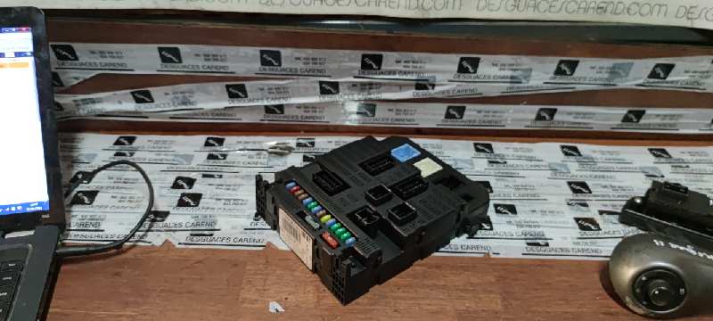 CAJA RELES - FUSIBLES