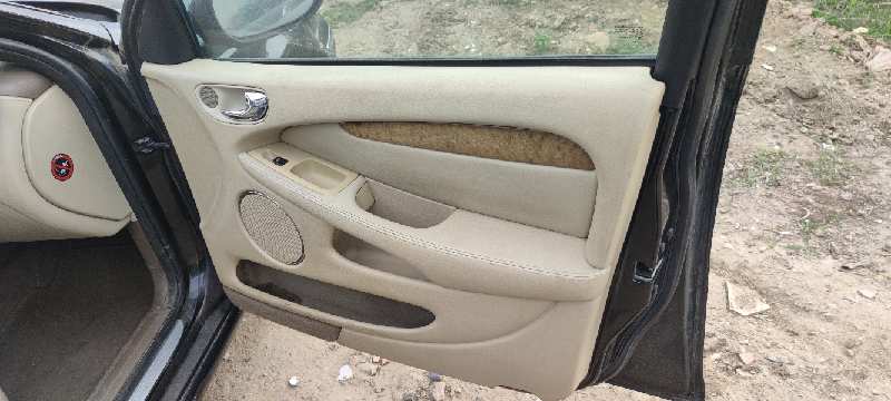 ELEVALUNAS DELANTERO DERECHO