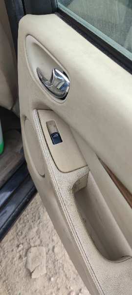 ELEVALUNAS TRASERO DERECHO