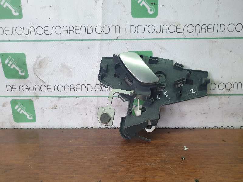 MANETA INTERIOR DELANTERA DERECHA