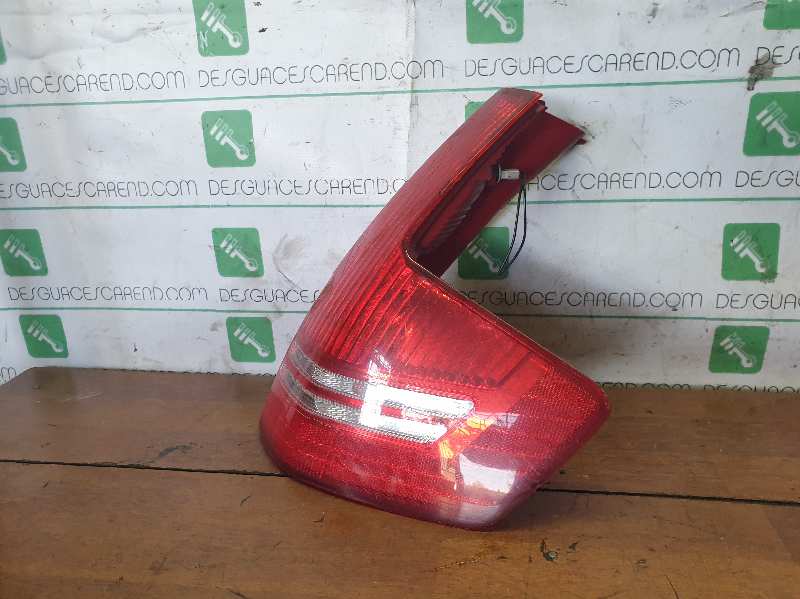 PILOTO TRASERO DERECHO