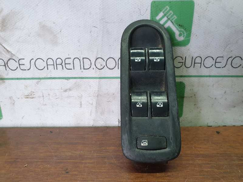 MANDO ELEVALUNAS DELANTERO IZQUIERDO 