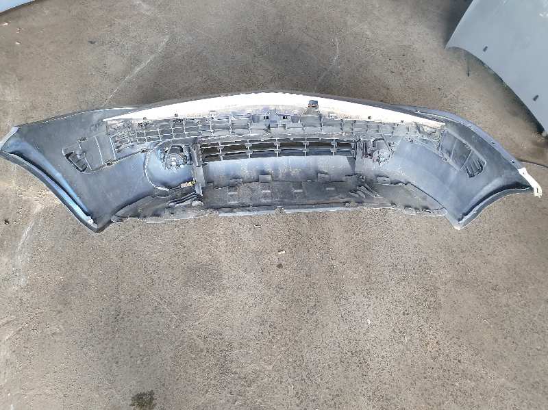 PARAGOLPES DELANTERO