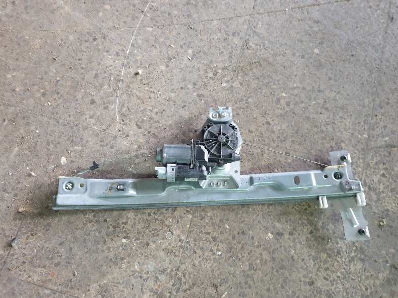 ELEVALUNAS DELANTERO DERECHO