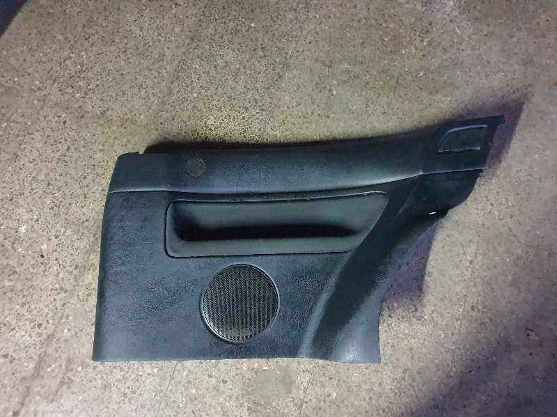 GUARNECIDO PUERTA TRASERA DERECHA