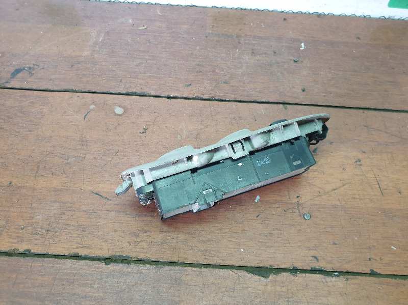 MANDO ELEVALUNAS DELANTERO IZQUIERDO 