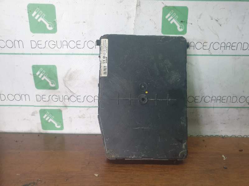 CAJA RELES - FUSIBLES