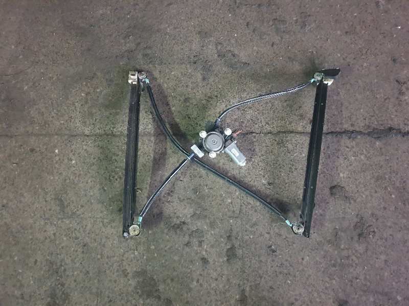 ELEVALUNAS DELANTERO IZQUIERDO