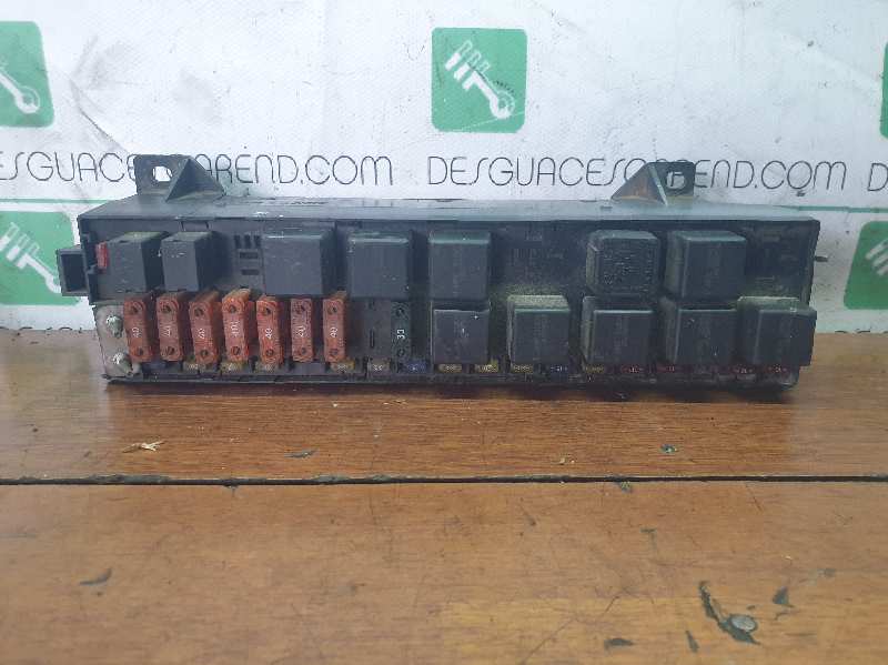 CAJA RELES - FUSIBLES