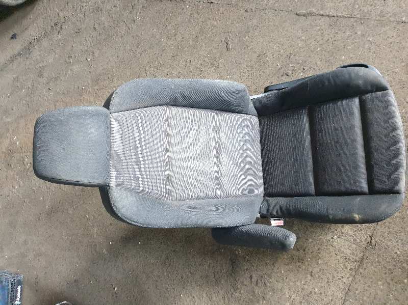 ASIENTO DELANTERO IZQUIERDO
