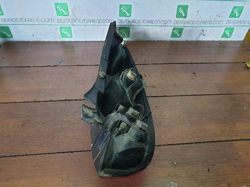 PILOTO TRASERO IZQUIERDO NISSAN ALMERA TINO (V10M)