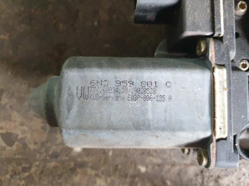 ELEVALUNAS DELANTERO IZQUIERDO