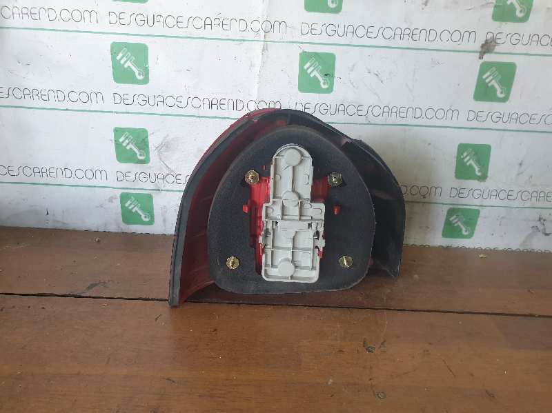 PILOTO TRASERO DERECHO