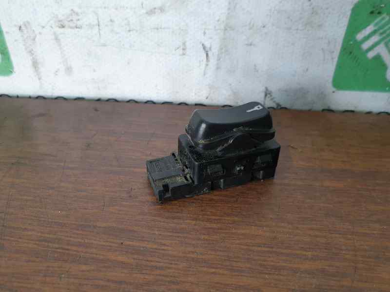 FARO ANTINIEBLA DERECHO