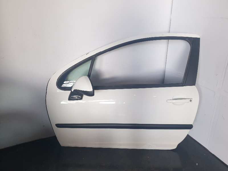 PUERTA DELANTERA IZQUIERDA