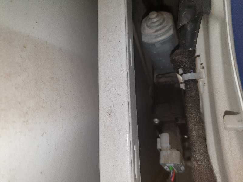 ELEVALUNAS DELANTERO DERECHO